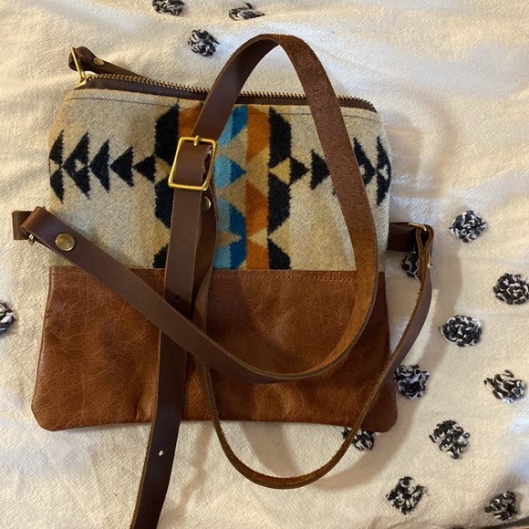 Grace design belt bag - Picture 3 of 3